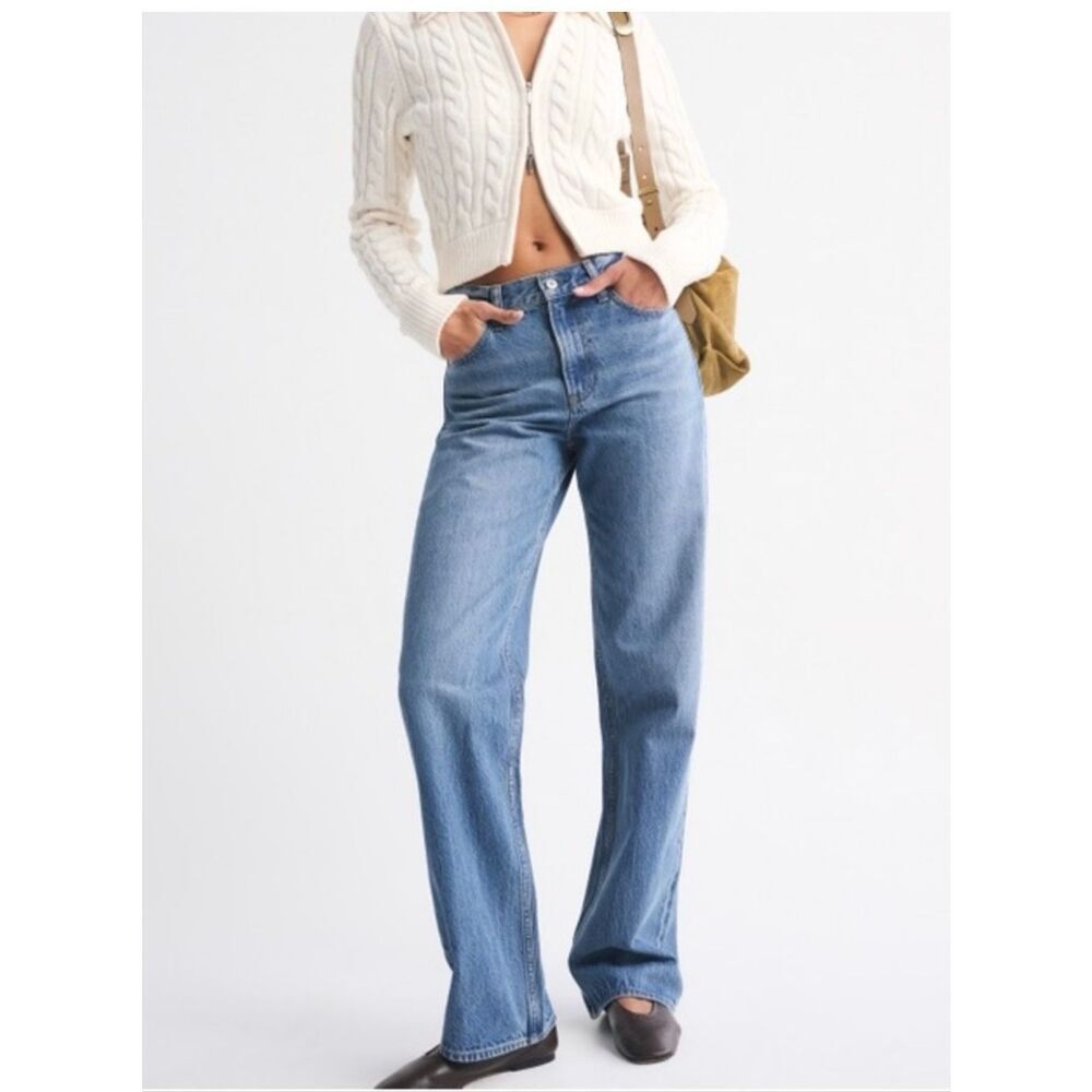 Abercrombie & Fitch High Rise "The Loose" Jean Size 4 NWT